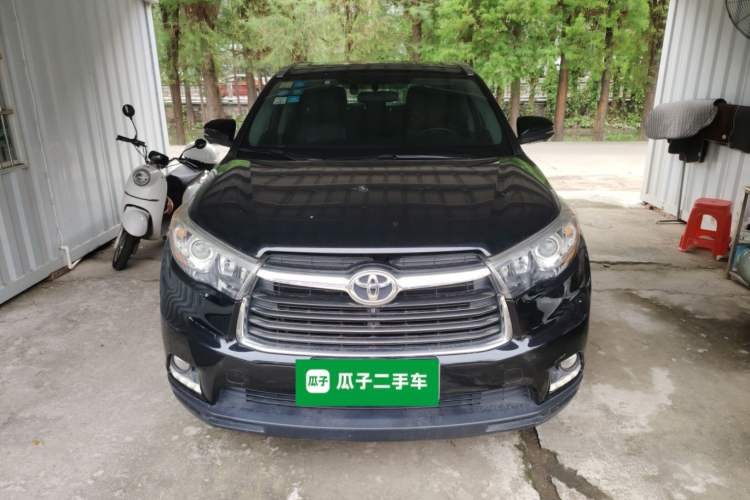 Used Toyota Highlander 2015 2.0T Two-Wheel Drive Luxury Edition 7 Seats Front