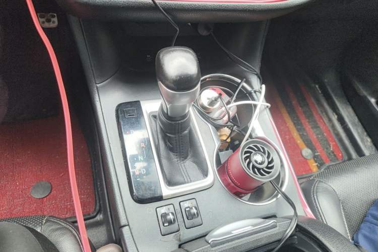 Used Toyota Highlander 2015 2.0T Four-Wheel Drive Luxury Edition 7-Seater Gear Lever