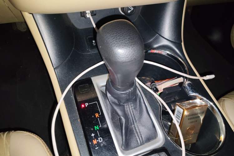 Used Toyota Highlander 2015 2.0T Four-Wheel Drive Elite Edition 7-Seater Gear Lever