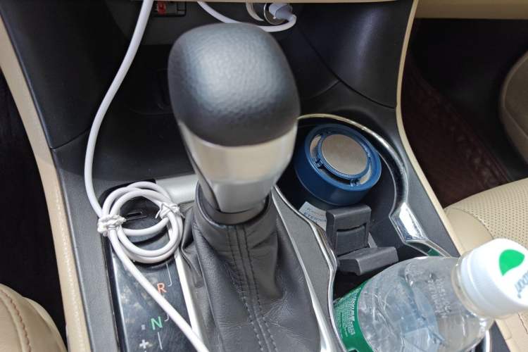 Used Toyota Highlander 2015 2.0T Four-Wheel Drive Luxury Edition 7-Seater Gear Lever