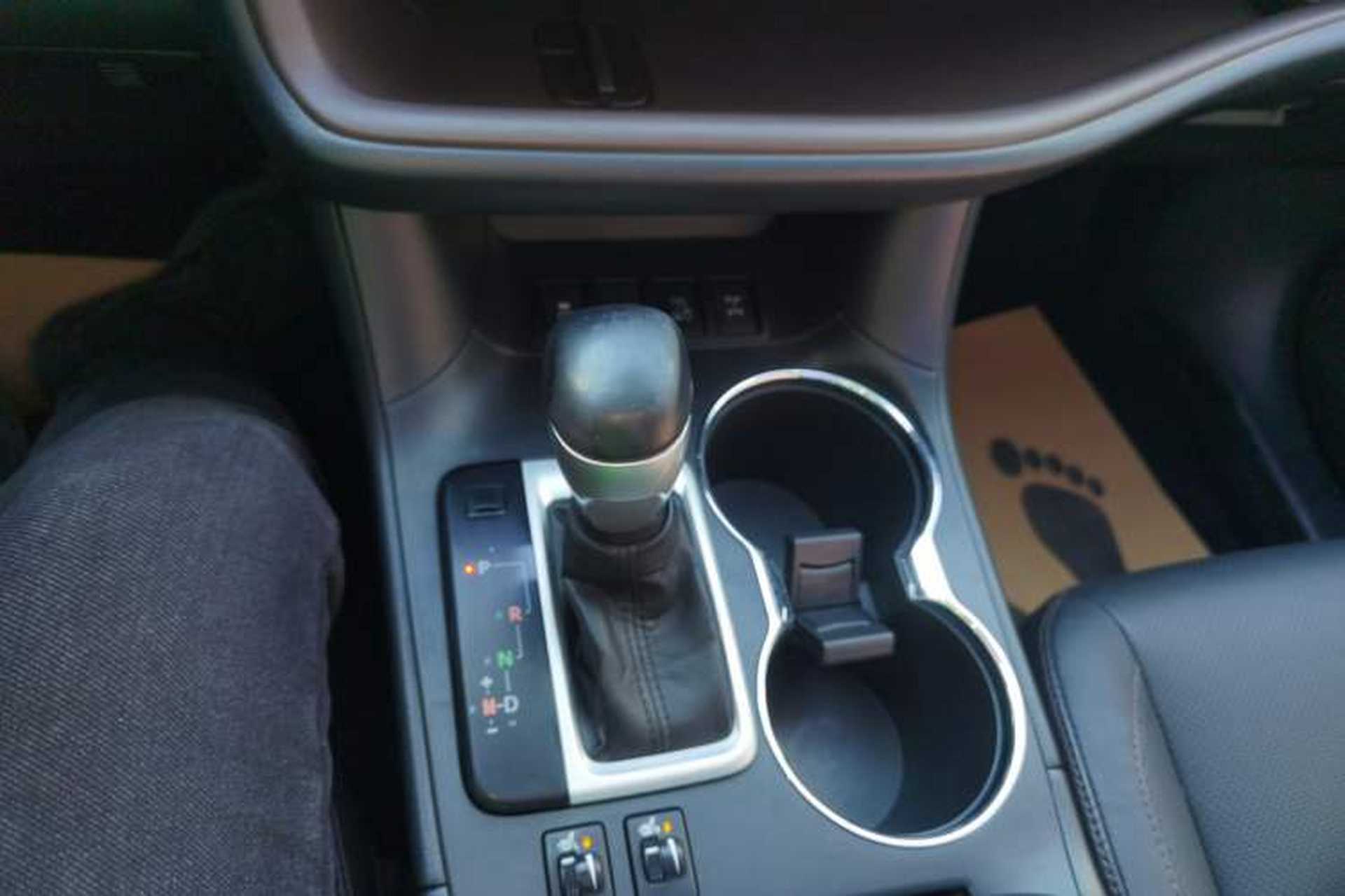 Used Toyota Highlander 2015 2.0T Four-Wheel Drive Luxury Edition 7-Seater Gear Lever