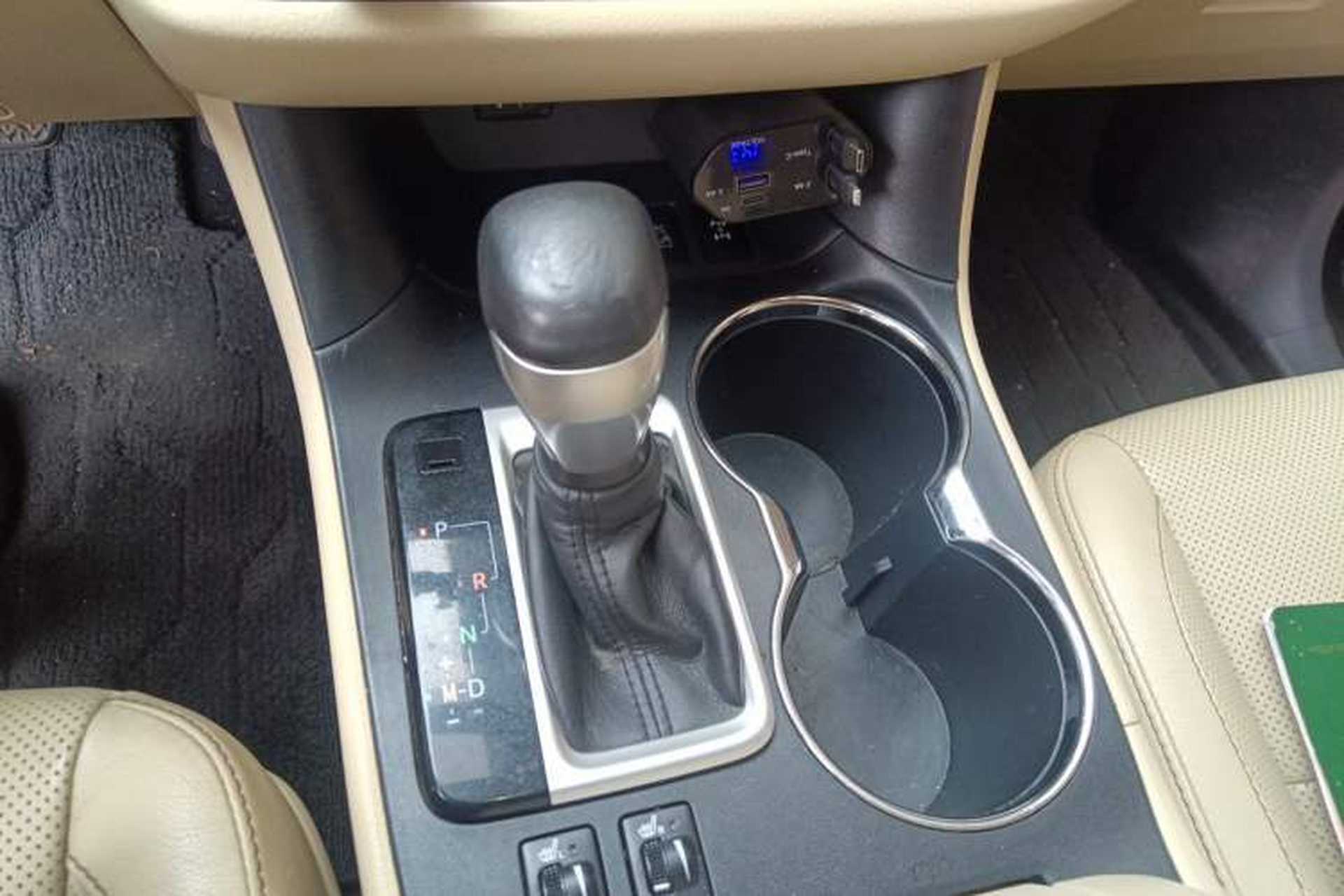 Used Toyota Highlander 2015 2.0T Four-Wheel Drive Luxury Edition 7-Seater Gear Lever