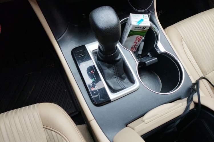 Used Toyota Highlander 2015 2.0T Four-Wheel Drive Elite Edition 7-Seater Gear Lever