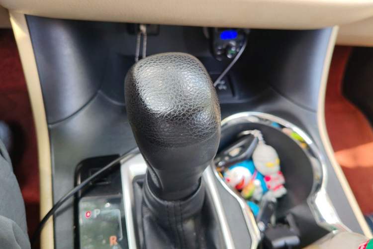 Used Toyota Highlander 2015 2.0T Four-Wheel Drive Elite Edition 7-Seater Gear Lever