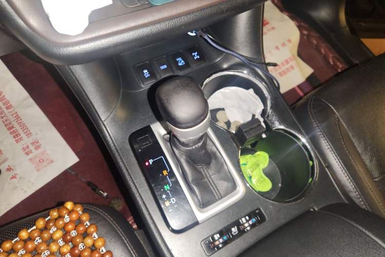 Used Toyota Highlander 2015 2.0T Four-Wheel Drive Ultimate Edition 7-Seater Gear Lever