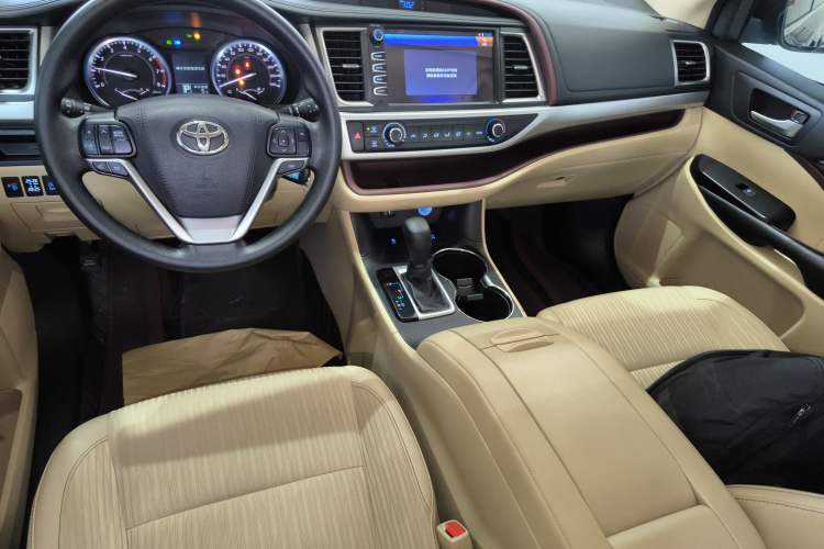 Used Toyota Highlander 2015 2.0T Four-Wheel Drive Elite Edition 7-Seater Gear Lever