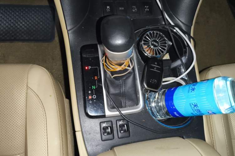 Used Toyota Highlander 2015 2.0T Four-Wheel Drive Luxury Edition 7-Seater Gear Lever