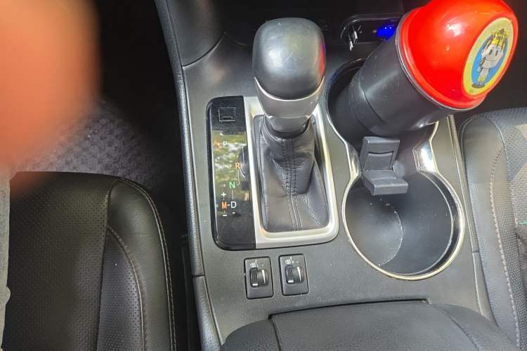 Used Toyota Highlander 2015 2.0T Four-Wheel Drive Luxury Edition 7-Seater Gear Lever