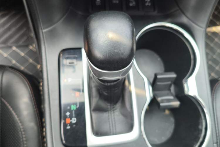 Used Toyota Highlander 2015 2.0T Four-Wheel Drive Ultimate Edition 7-Seater Gear Lever