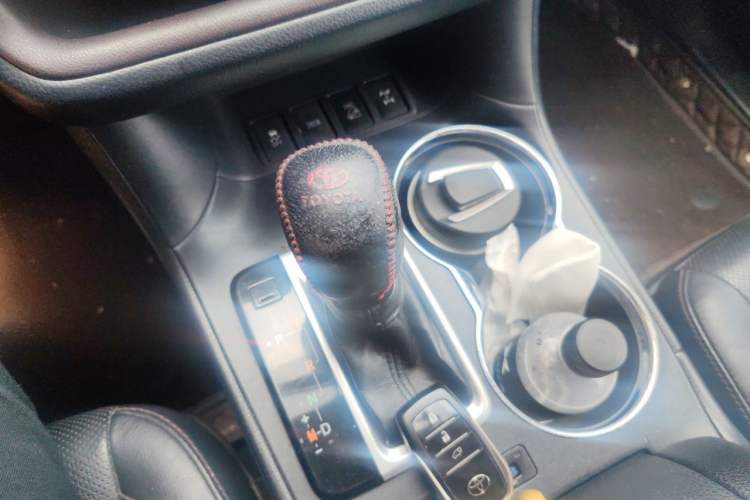 Used Toyota Highlander 2015 2.0T Four-Wheel Drive Ultimate Edition 7-Seater Gear Lever
