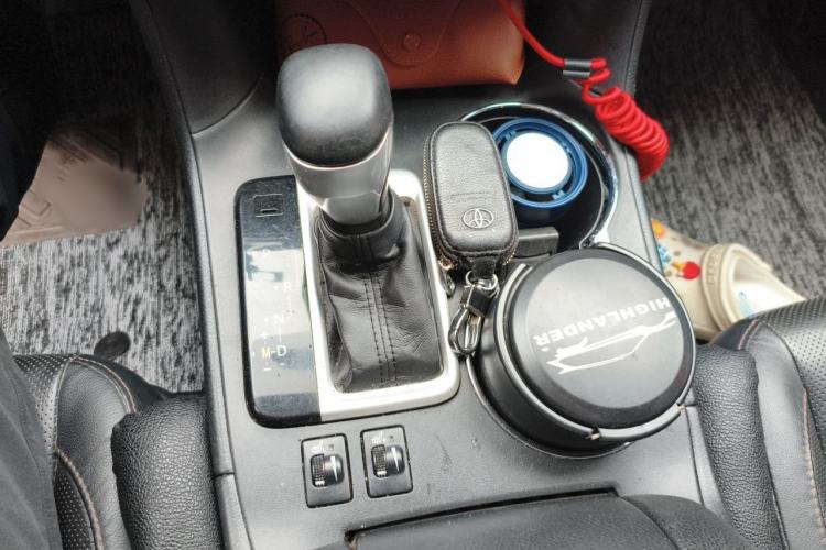 Used Toyota Highlander 2015 2.0T Four-Wheel Drive Luxury Edition 7-Seater Gear Lever