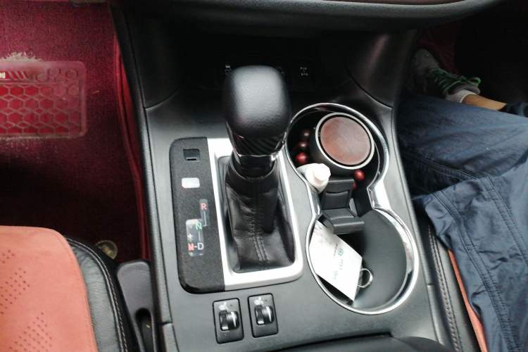 Used Toyota Highlander 2015 2.0T Four-Wheel Drive Luxury Edition 7-Seater Gear Lever
