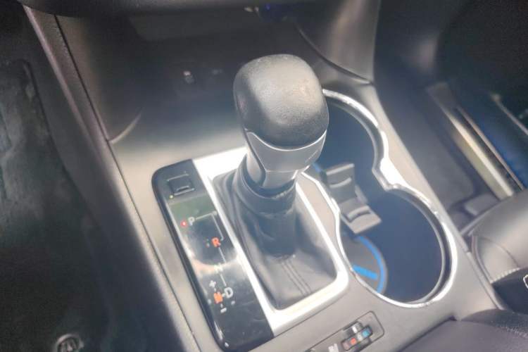 Used Toyota Highlander 2015 2.0T Four-Wheel Drive Ultimate Edition 7-Seater Gear Lever