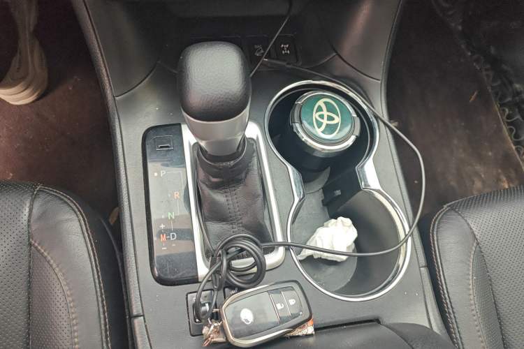 Used Toyota Highlander 2015 2.0T Four-Wheel Drive Luxury Edition 7-Seater Gear Lever