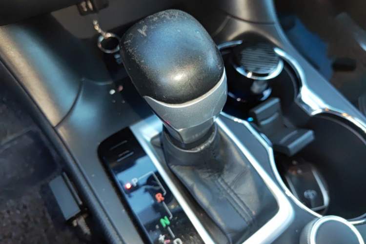 Used Toyota Highlander 2015 2.0T Four-Wheel Drive Luxury Edition 7-Seater Gear Lever