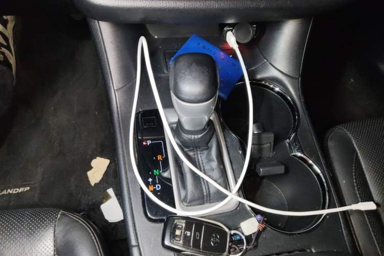 Used Toyota Highlander 2015 2.0T Four-Wheel Drive Ultimate Edition 7-Seater Gear Lever