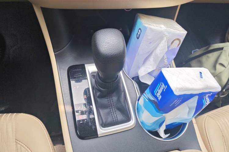 Used Toyota Highlander 2015 2.0T Four-Wheel Drive Elite Edition 7-Seater Gear Lever