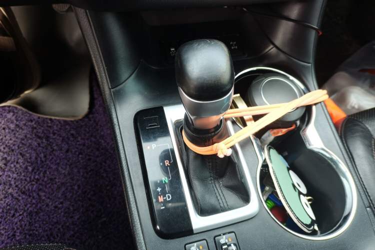Used Toyota Highlander 2015 2.0T Four-Wheel Drive Luxury Edition 7-Seater Gear Lever