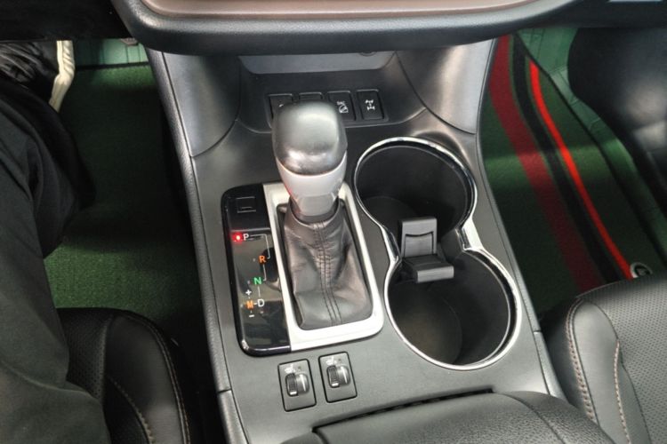 Used Toyota Highlander 2015 2.0T Four-Wheel Drive Luxury Edition 7-Seater Gear Lever