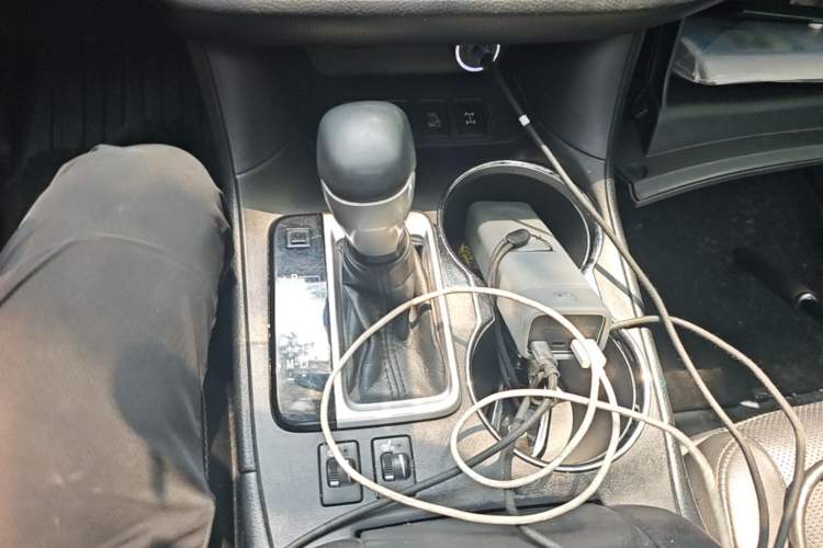 Used Toyota Highlander 2015 2.0T Four-Wheel Drive Luxury Edition 7-Seater Gear Lever