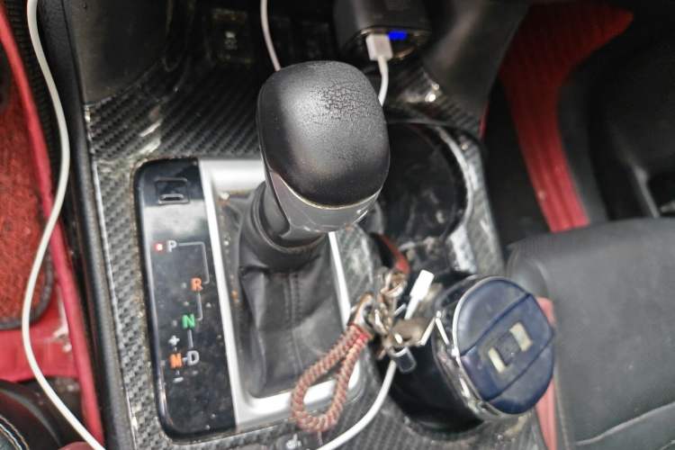 Used Toyota Highlander 2015 2.0T Four-Wheel Drive Luxury Edition 7-Seater Gear Lever
