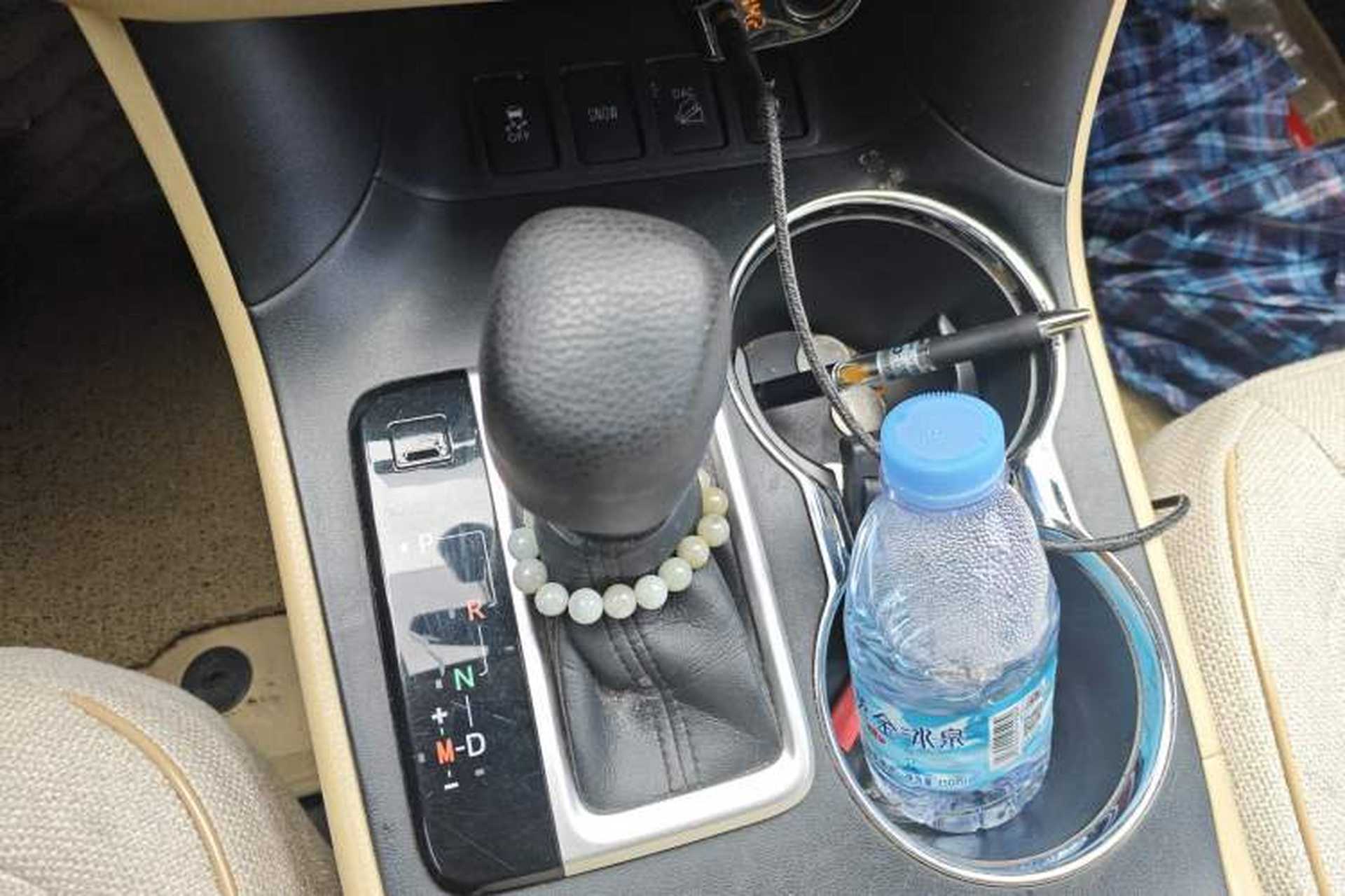 Used Toyota Highlander 2015 2.0T Four-Wheel Drive Elite Edition 7-Seater Gear Lever