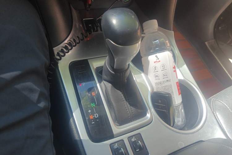 Used Toyota Highlander 2015 2.0T Four-Wheel Drive Luxury Edition 7-Seater Gear Lever