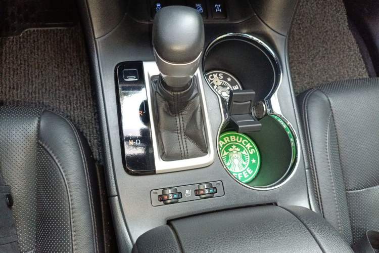 Used Toyota Highlander 2015 2.0T Four-Wheel Drive Ultimate Edition 7-Seater Gear Lever