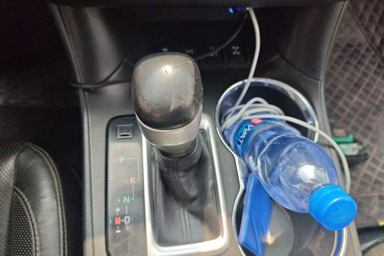 Used Toyota Highlander 2015 2.0T Four-Wheel Drive Luxury Edition 7-Seater Gear Lever