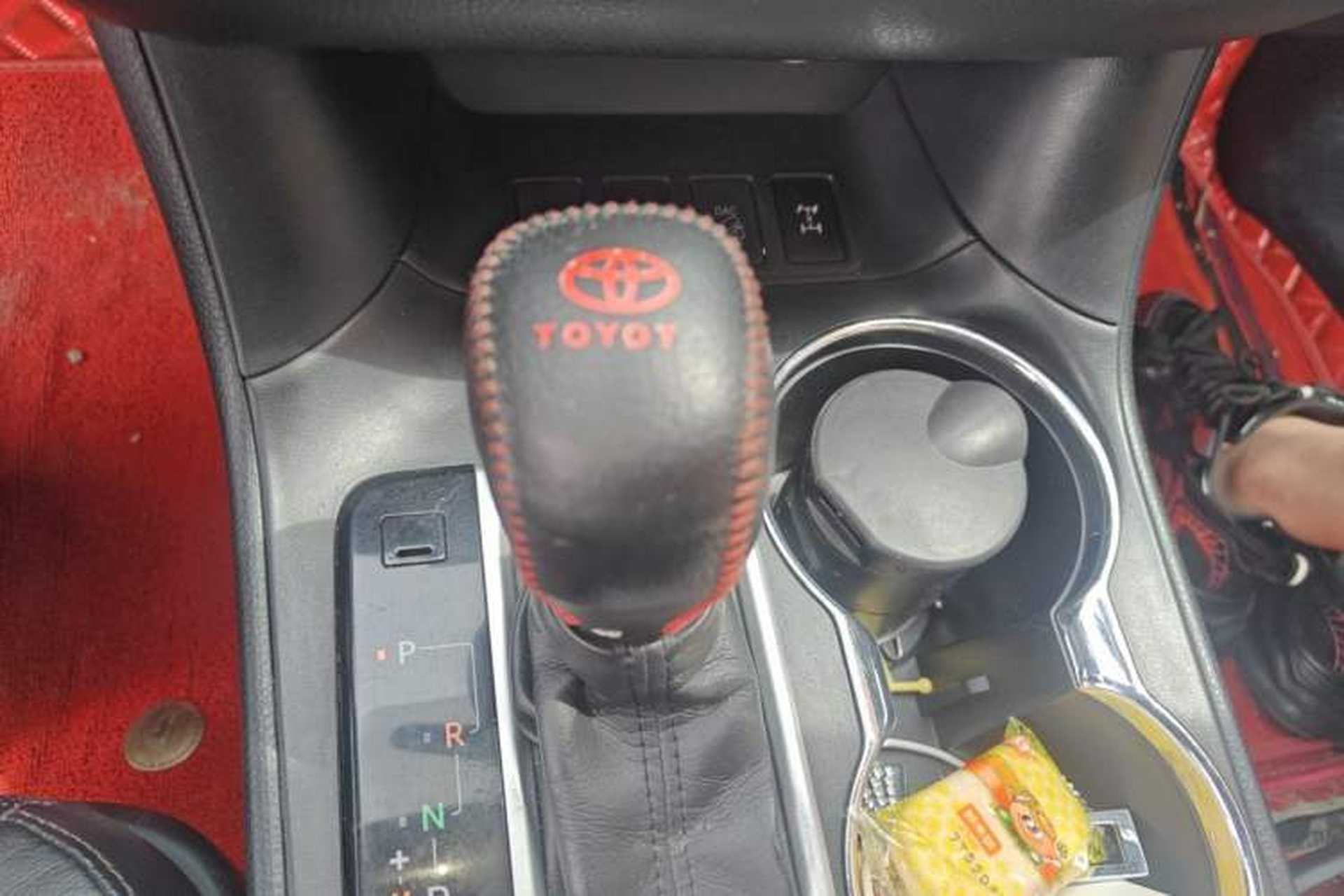 Used Toyota Highlander 2015 2.0T Four-Wheel Drive Luxury Edition 7-Seater Gear Lever