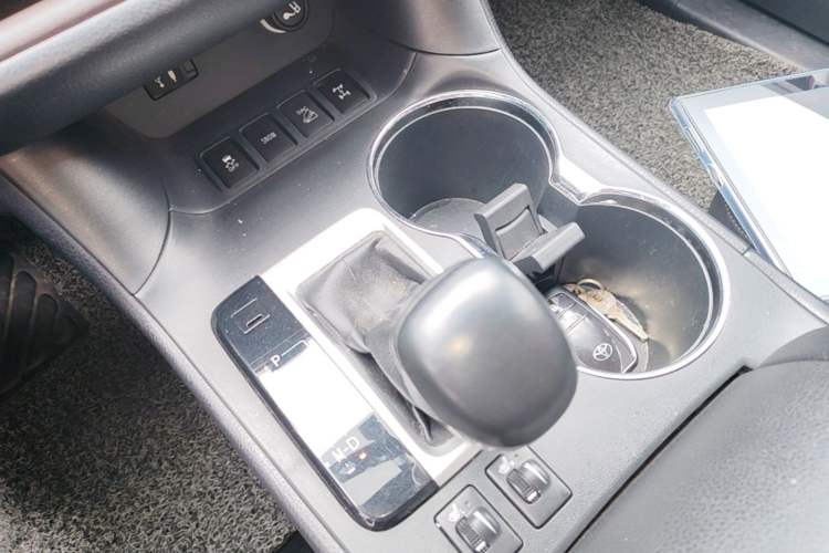 Used Toyota Highlander 2015 2.0T Four-Wheel Drive Luxury Edition 7-Seater Gear Lever