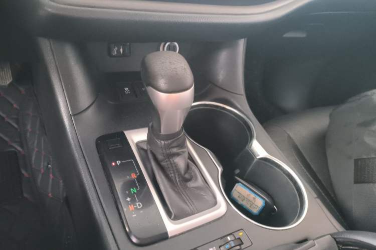 Used Toyota Highlander 2015 2.0T Four-Wheel Drive Ultimate Edition 7-Seater Gear Lever