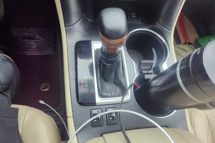 Used Toyota Highlander 2015 2.0T Four-Wheel Drive Luxury Edition 7-Seater Gear Lever