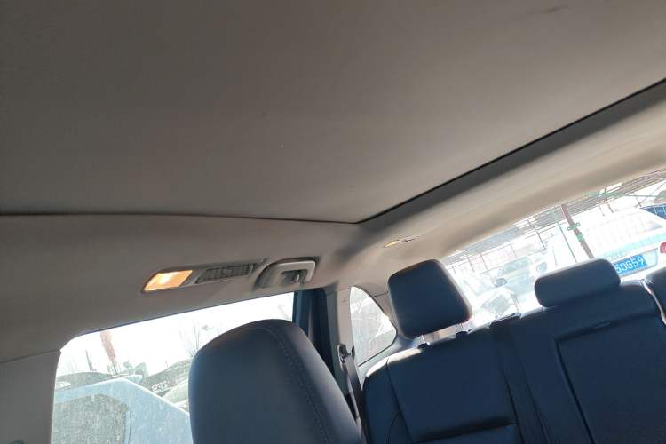 Used Toyota Highlander 2015 2.0T Four-Wheel Drive Ultimate Edition 7-Seater Headliner