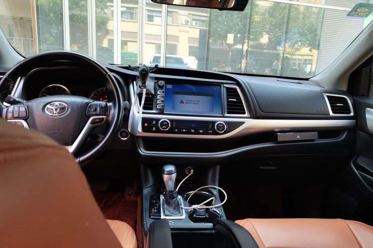 Used Toyota Highlander 2015 2.0T Four-Wheel Drive Luxury Edition 7-Seater Headliner