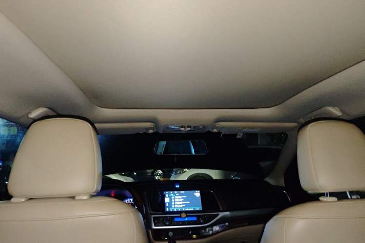 Used Toyota Highlander 2015 2.0T Four-Wheel Drive Luxury Edition 7-Seater Headliner