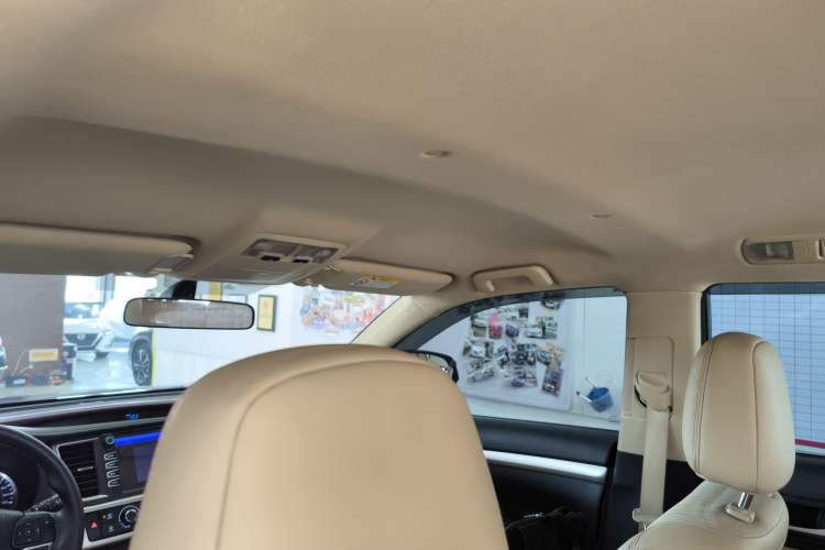 Used Toyota Highlander 2015 2.0T Four-Wheel Drive Elite Edition 7-Seater Headliner