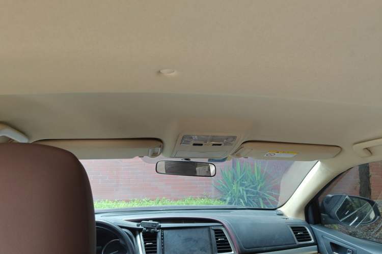 Used Toyota Highlander 2015 2.0T Four-Wheel Drive Elite Edition 7-Seater Headliner