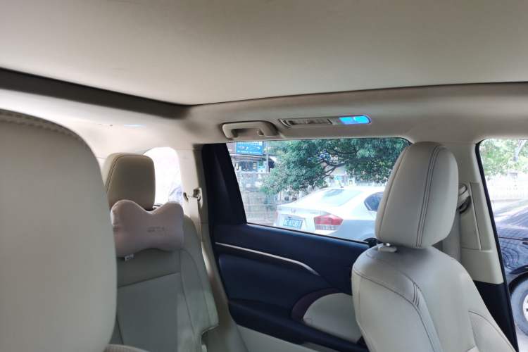 Used Toyota Highlander 2015 2.0T Four-Wheel Drive Ultimate Edition 7-Seater Headliner