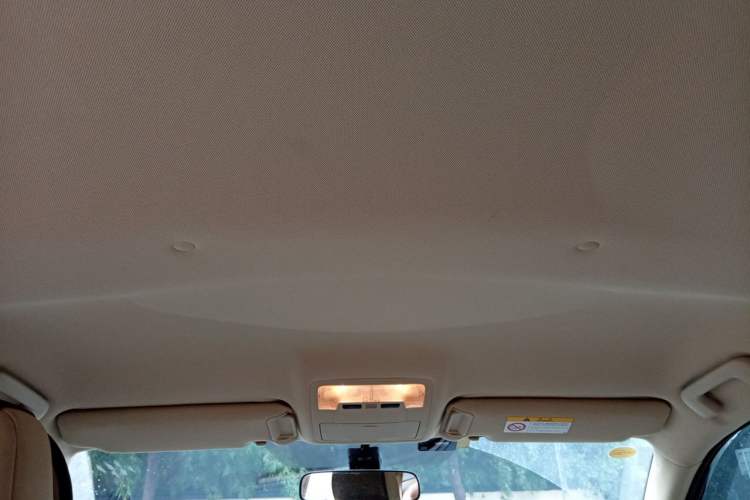 Used Toyota Highlander 2015 2.0T Two-Wheel Drive Elite Edition 7 Seats Headliner