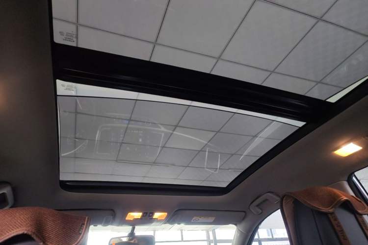 Used Toyota Highlander 2015 2.0T Four-Wheel Drive Ultimate Edition 7-Seater Headliner