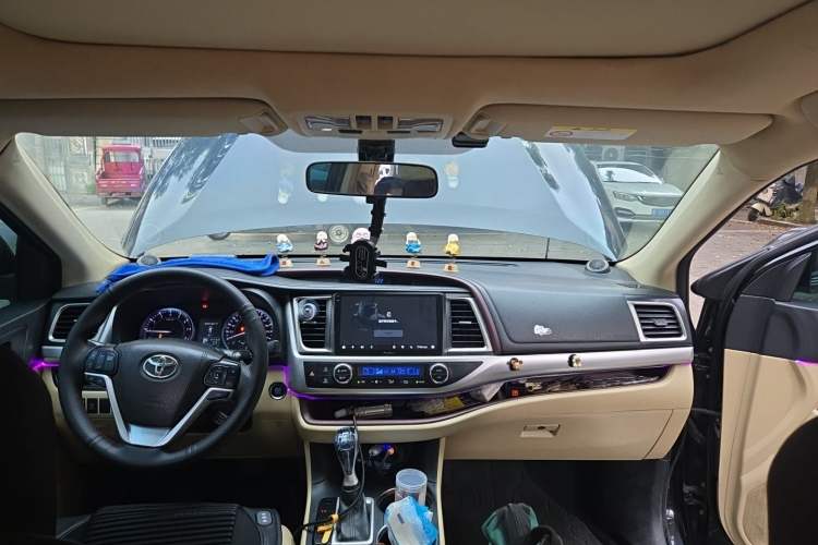 Used Toyota Highlander 2015 2.0T Four-Wheel Drive Luxury Edition 7-Seater Headliner
