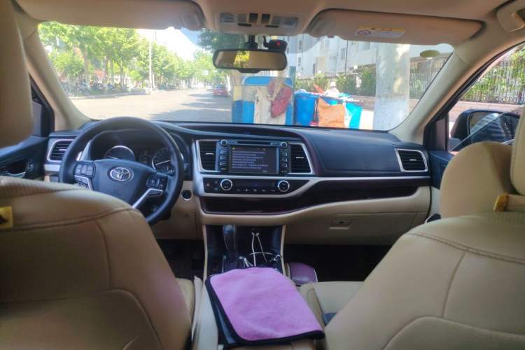 Used Toyota Highlander 2015 2.0T Four-Wheel Drive Ultimate Edition 7-Seater Headliner