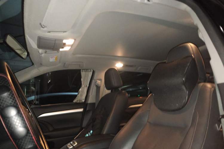Used Toyota Highlander 2015 2.0T Four-Wheel Drive Luxury Edition 7-Seater Headliner