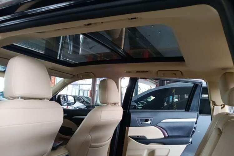 Used Toyota Highlander 2015 2.0T Four-Wheel Drive Luxury Edition 7-Seater Headliner