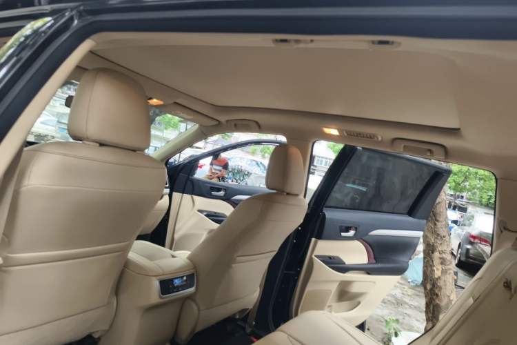 Used Toyota Highlander 2015 2.0T Four-Wheel Drive Luxury Edition 7-Seater Headliner