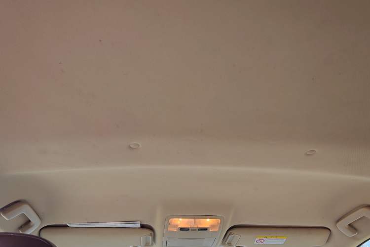 Used Toyota Highlander 2015 2.0T Two-Wheel Drive Elite Edition 7 Seats Headliner