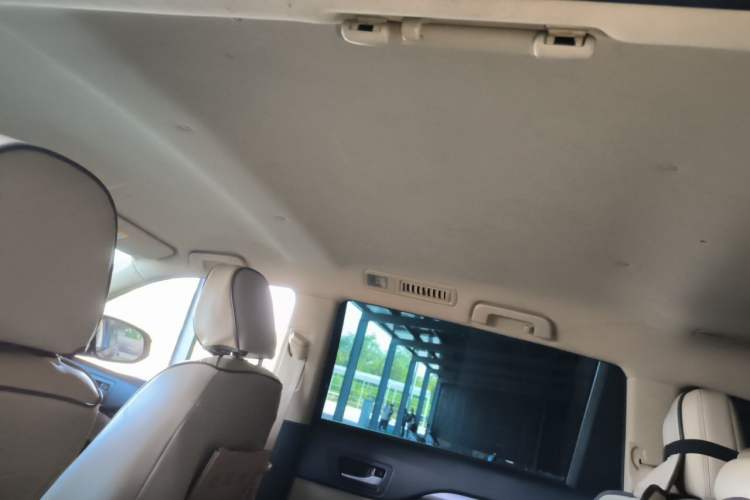 Used Toyota Highlander 2015 2.0T Two-Wheel Drive Elite Edition 7 Seats Headliner