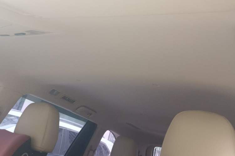 Used Toyota Highlander 2015 2.0T Two-Wheel Drive Elite Edition 7 Seats Headliner