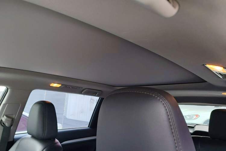 Used Toyota Highlander 2015 2.0T Four-Wheel Drive Luxury Edition 7-Seater Headliner